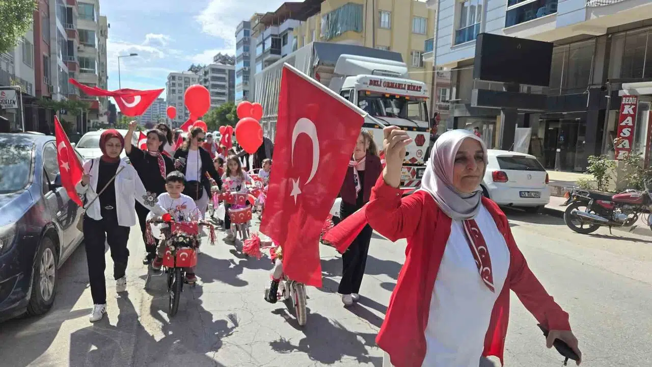 Minik kalplerden büyük hayaller: Kaymakamlık koltuğuna oturan öğrencinin sözleri herkesi duygulandırdı