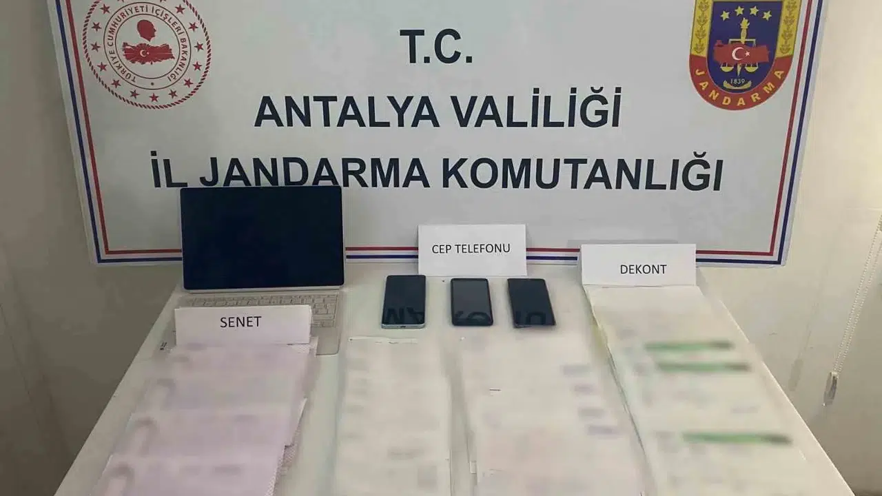 Kaş’ta tefecilik ağına jandarma darbesi: Evlerinden adeta bir banka çıktı