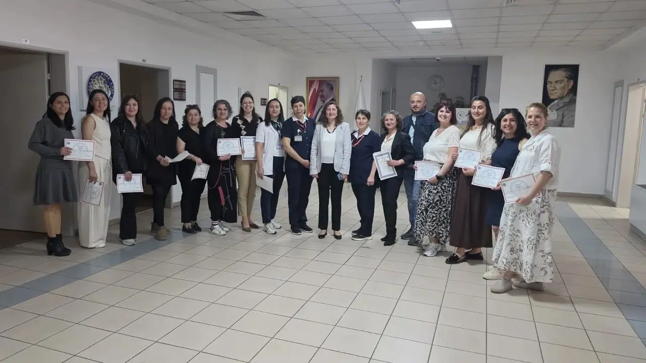 Ameliyathanede uzmanlık dönemi: ADÜ Hastanesi’nde hemşireler sertifikalarını aldı