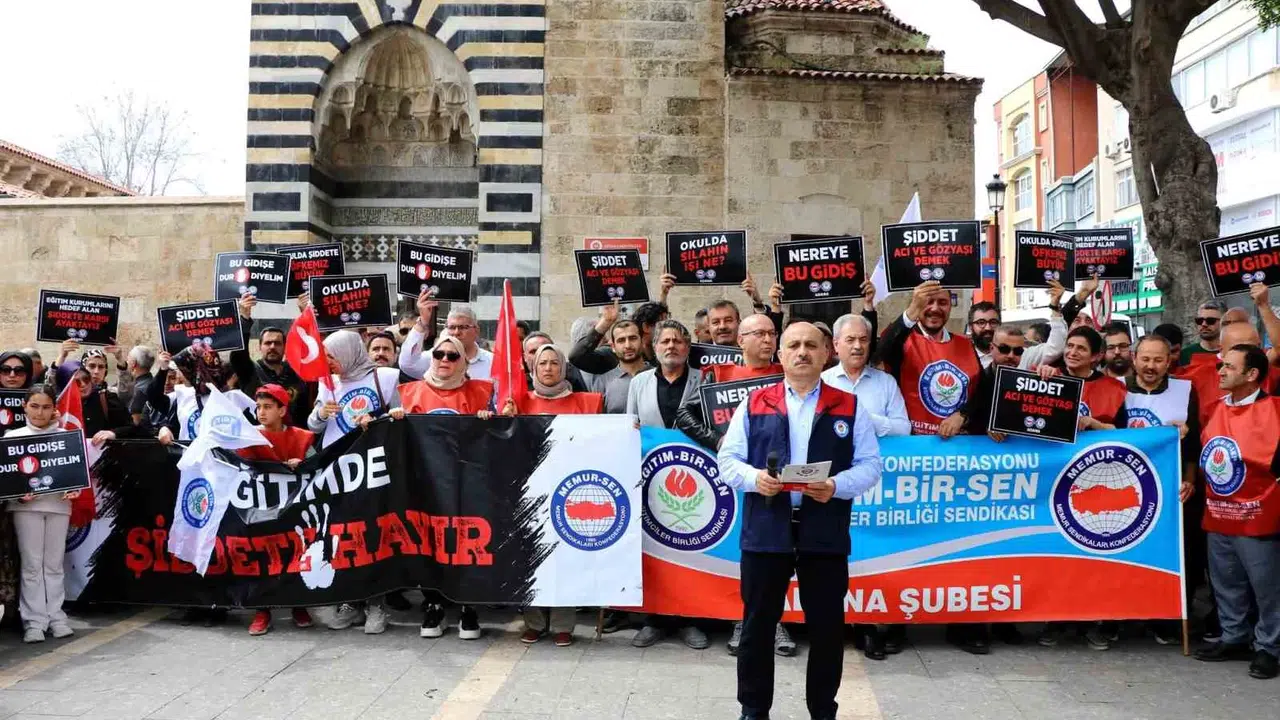 Gençleri hedef alan dijital kuşatmaya karşı milli seferberlik çağrısı: Sarıgeçili'den acil eylem planı uyarısı