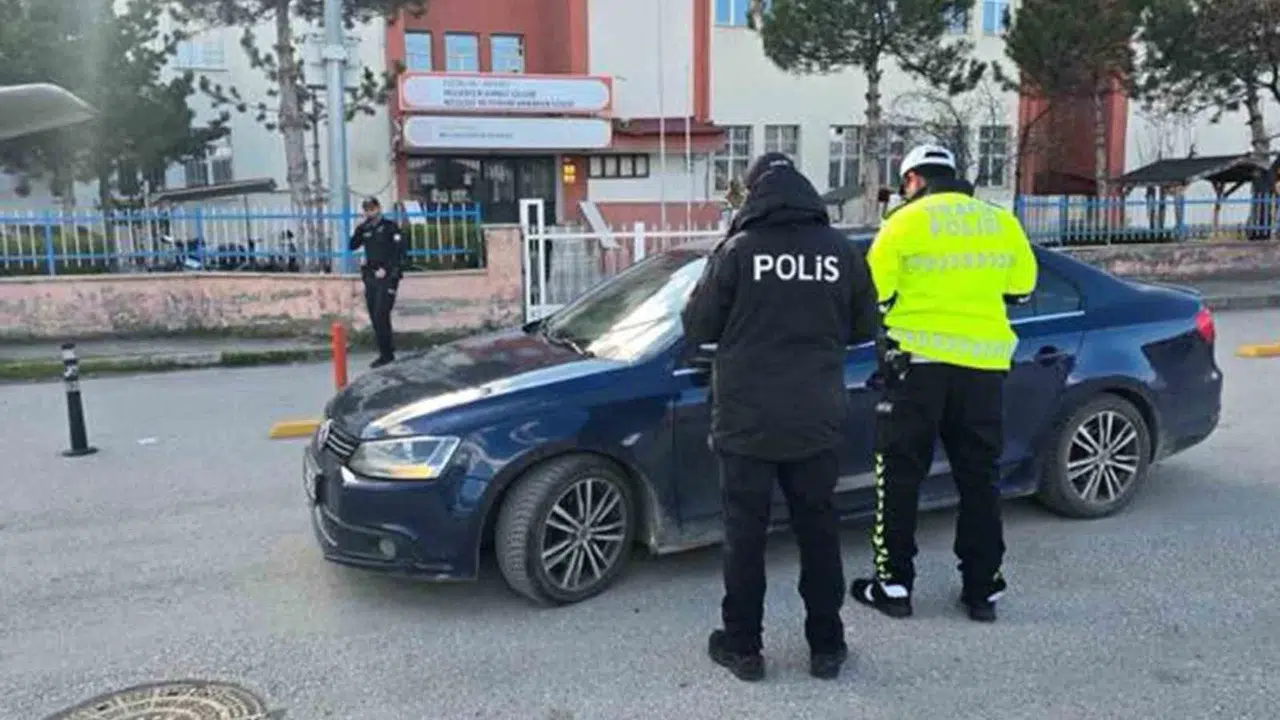 Erzincan’da okul zili güvenli bir gelecek için çaldı: Emniyetten geniş çaplı denetim