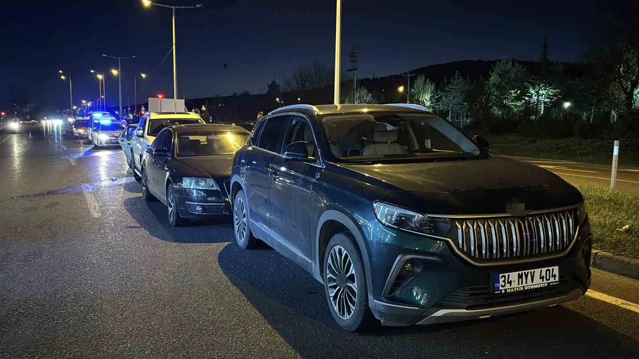 Bolu trafiğinde vicdansızlık: Ani fren yapıp ortalığı savaş alanına çevirdi, arkasına bakmadan kaçtı