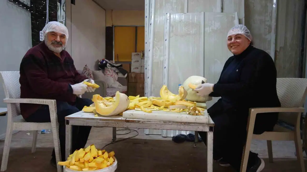 Depremin yıktığı hayalleri tescilli lezzetle yeniden kurdular: Üç kuşak tek yürek oldu