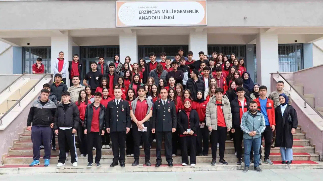 Geleceğin komutanları Erzincan’da yetişiyor: 882 öğrenciye jandarma akademisi kapıları açıldı
