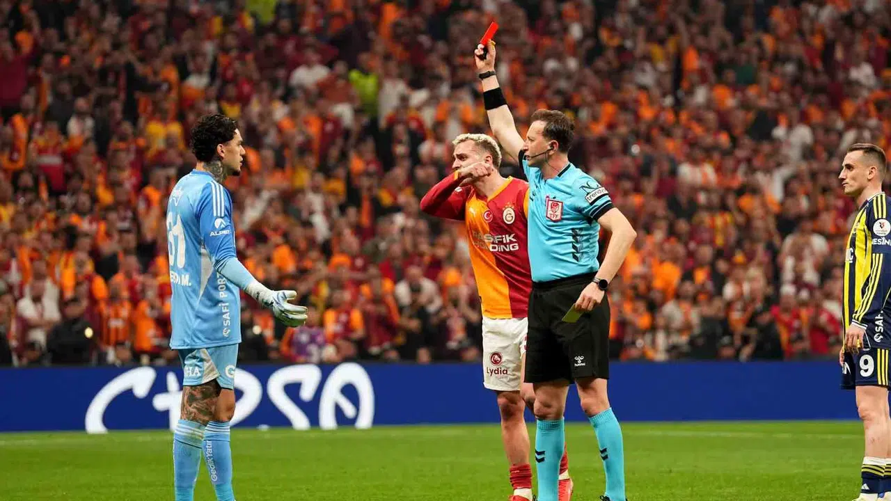 Dev derbide şok karar: Ederson oyun dışı kaldı, Fenerbahçe 10 kişi!