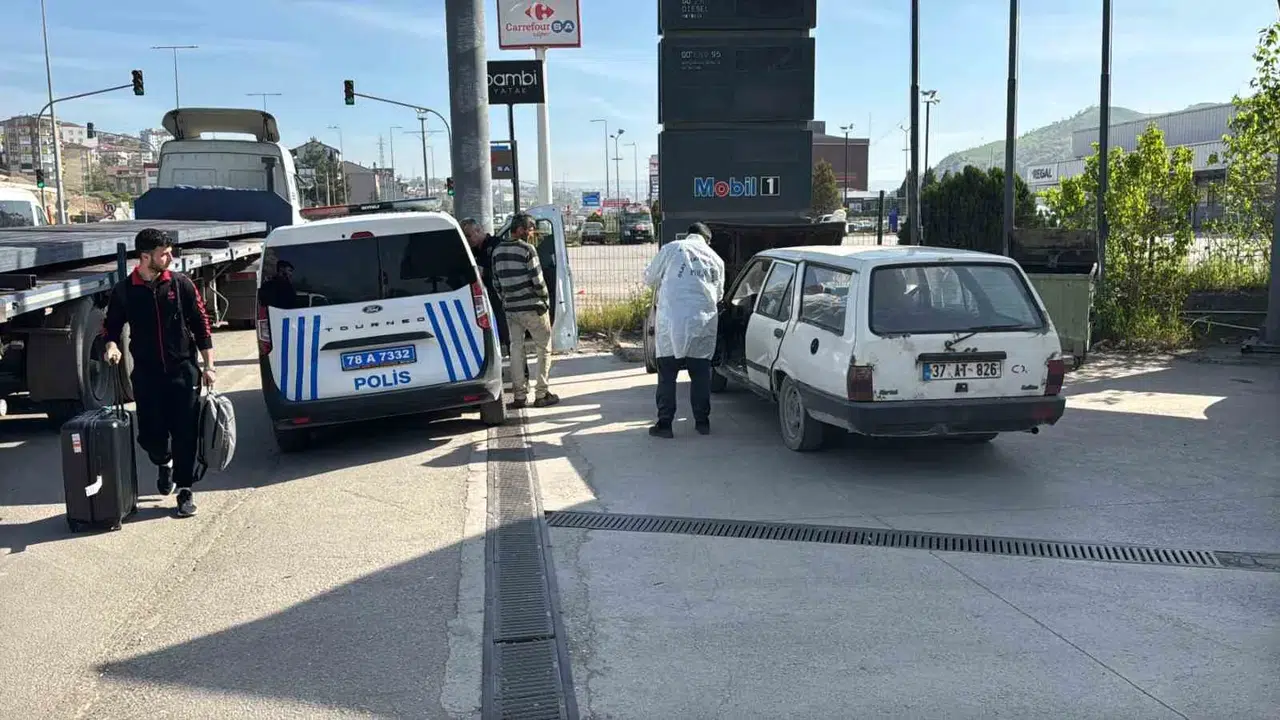 Park ettiği otomobili yerinde bulamayınca şoke oldu: Polis kameradan iz sürdü, araç akaryakıt istasyonunda ortaya çıktı