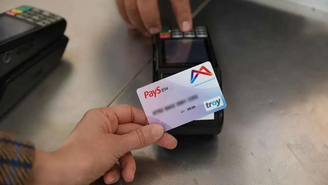 Mersin’de yüzler güldü: Halk Kart ödemeleri hesaplara yattı, 7 bin aileye can suyu oldu