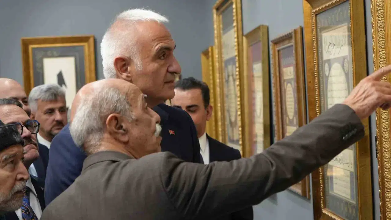 Tıp eğitimini bırakıp sanata adanan bir ömür: Fuat Başar’ın 50 yıllık mirası  Fuadname de buluştu