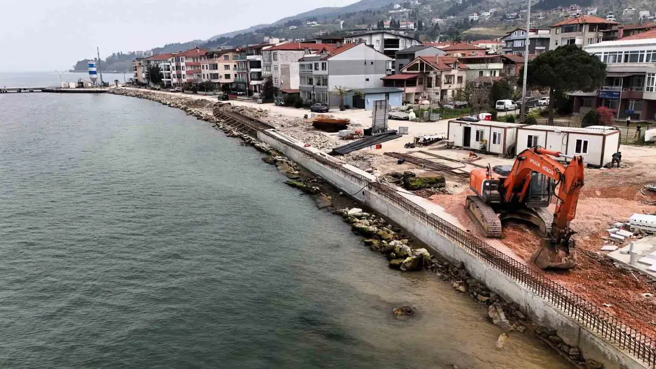 Ulaşlı’da kabus bitiyor: Deniz taşkınlarına karşı dev kalkan
