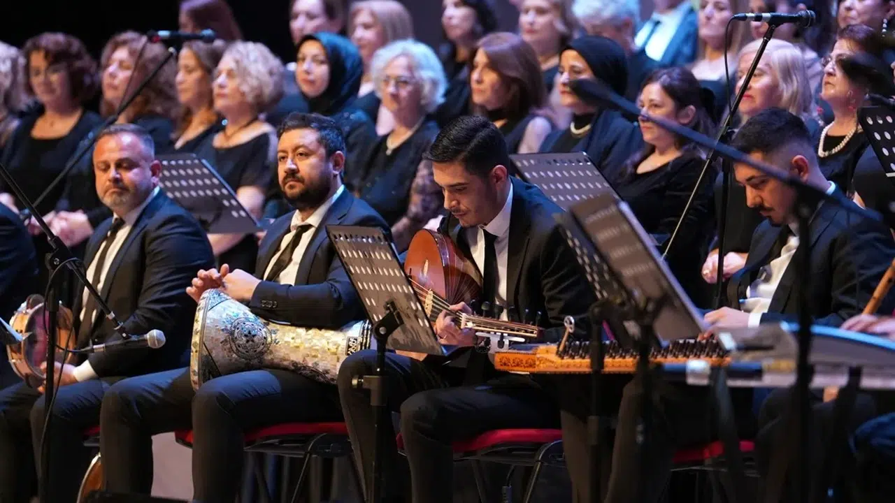 Sanat Güneşi Denizli'de yeniden doğdu: Zeki Müren 30. yılında unutulmadı