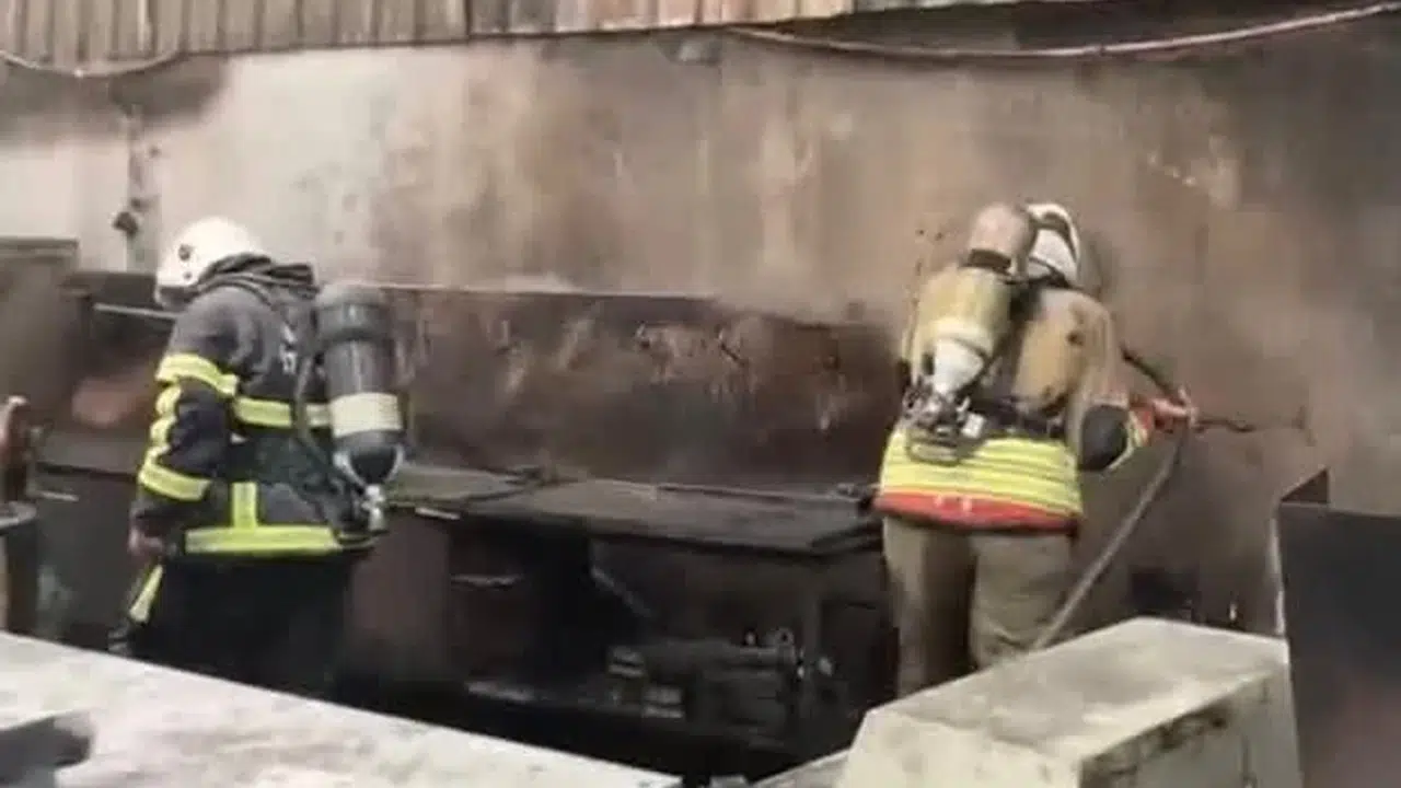 Dörtyol'da korkutan yangın: Fabrikada alevler paniğe neden oldu