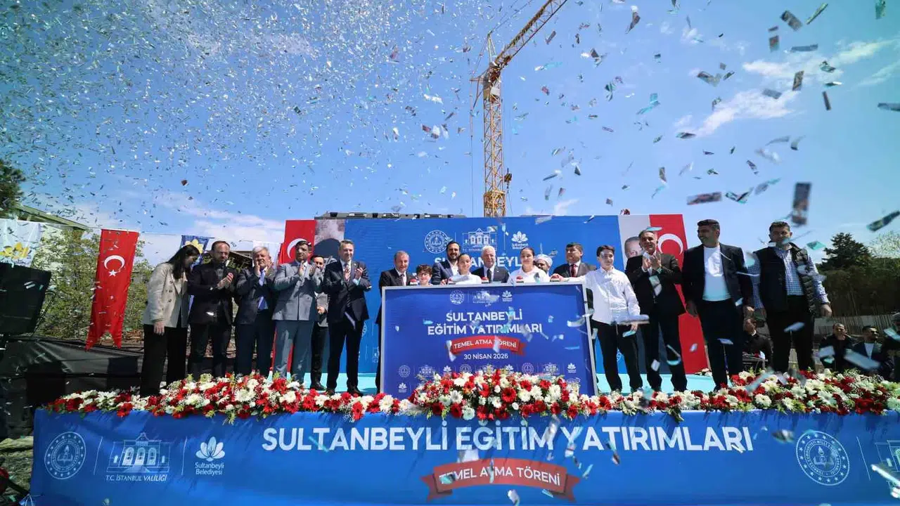 Sultanbeyli’nin geleceğine dev yatırım: 3 yeni okulun temeli coşkuyla atıldı