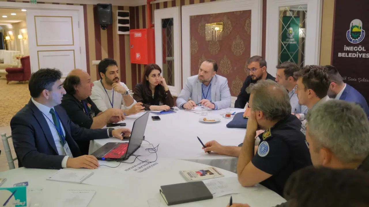 İnegöl’de afetlere karşı ortak akıl dönemi: 2027-2032 yol haritası masaya yatırıldı