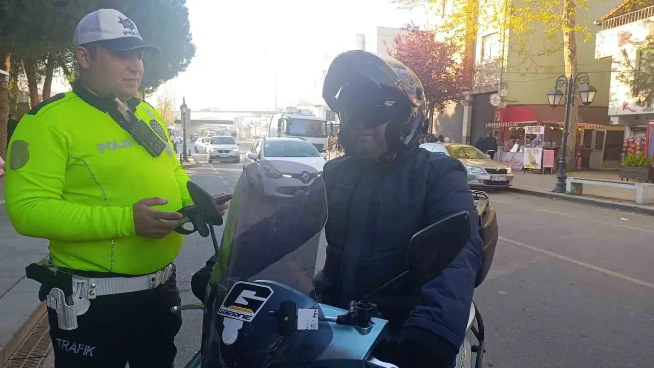 Tekirdağ’da sıkı denetim: Trafik polisleri tek tek durdurdu
