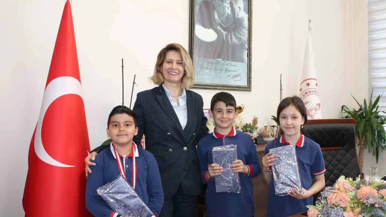 Altıntaş’ın genç yetenekleri kürsüye ambargo koydu: Başarılarıyla gururlandırdılar