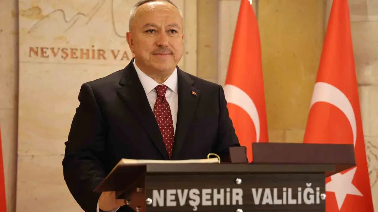 Nevşehir’e veda ederken duygusal anlar: Emniyet Genel Müdürü Ali Fidan yeni görevine uğurlandı