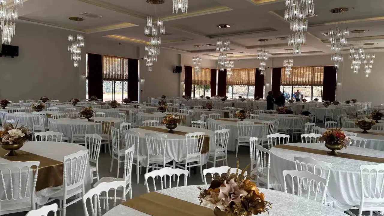 Babadağ’da sosyal yaşamın yeni adresi: Modern tesis kapılarını görkemli bir törenle açtı