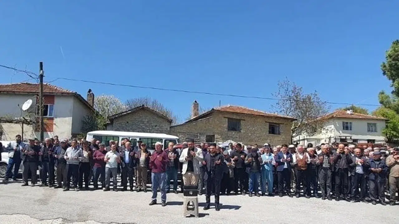 Balya’da geleneksel buluşma: Çakallar köyünde bereket için dualar edildi