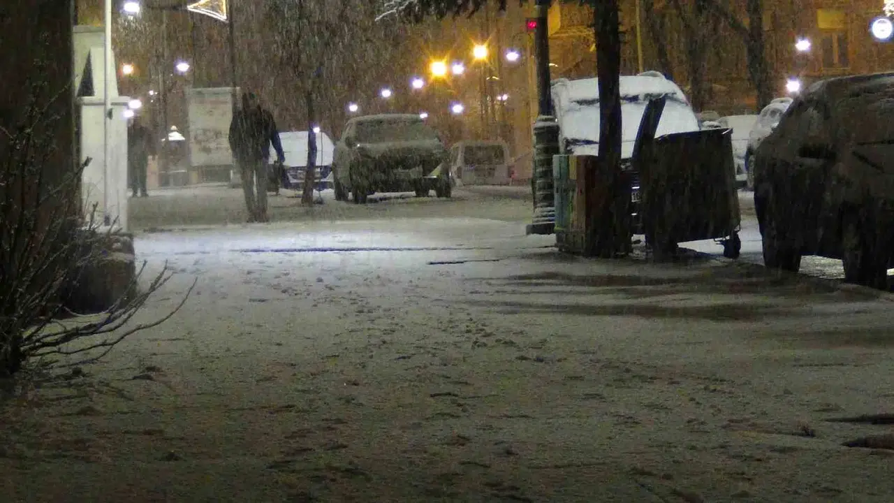 Baharın müjdecisi nisan ayında lapa lapa kar sürprizi: Kars’ta mevsimler birbirine karıştı