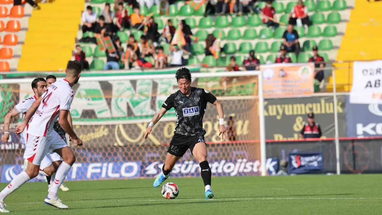 Samsunspor Alanya'da fırtına gibi esti: İki dakikada gelen goller dengeleri değiştirdi