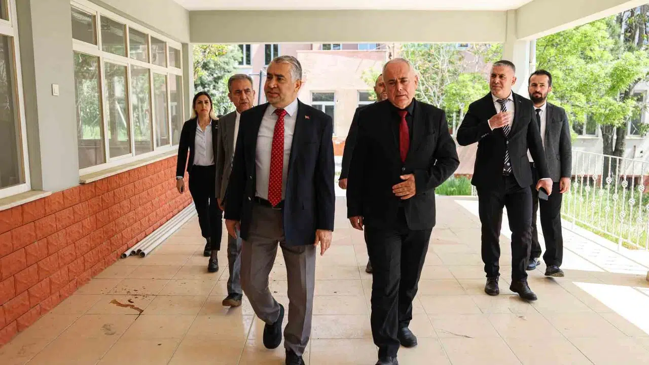 ADÜ’de modern dönüşüm: Rektör Kent birimlerin yeni çalışma alanlarını denetledi