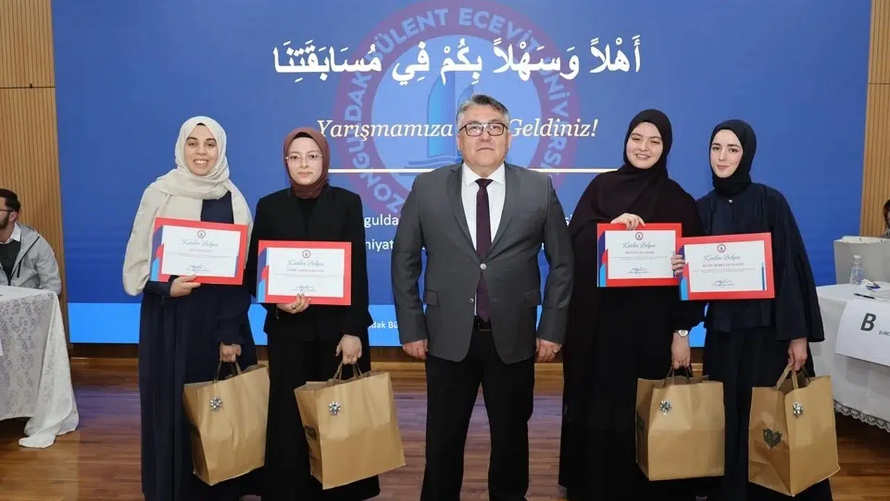 BEUN'da kıyasıya rekabet: Arapça bilgisini konuşturan öğrenciler sahneye çıktı