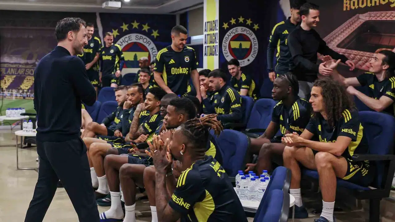 Fenerbahçe’de Tedesco dönemi resmen kapandı: Can Bartu Tesisleri'nde duygusal veda