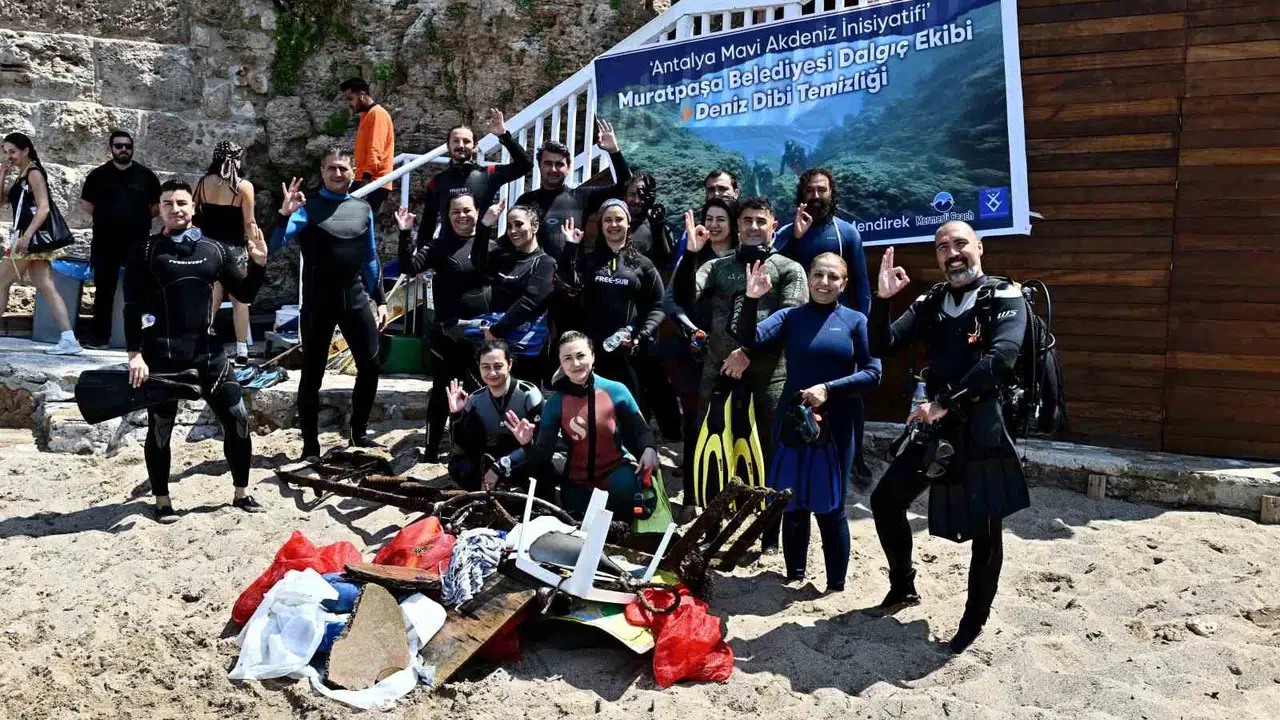 Denizin altındaki utanç tablosu temizlendi: Mermerli Plajı’nda gönüllü seferberliği