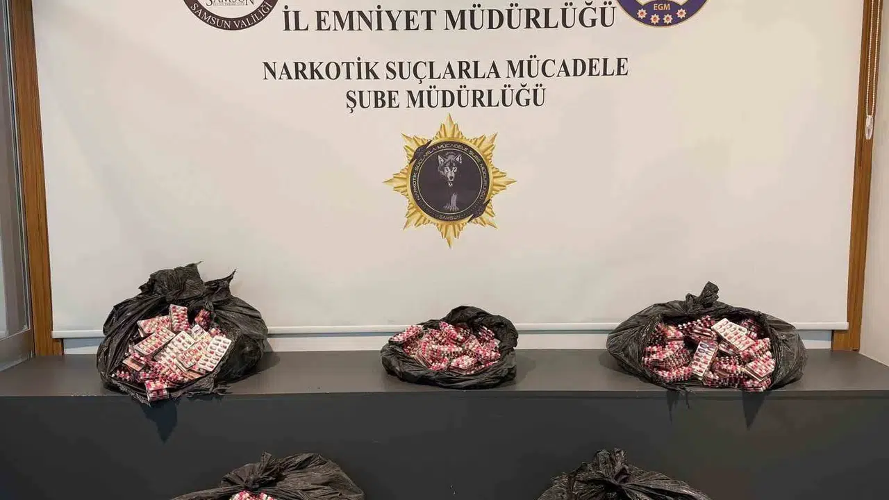 Samsun'da zehir tacirlerine ağır darbe: 24 bin 600 hapla yakalandılar