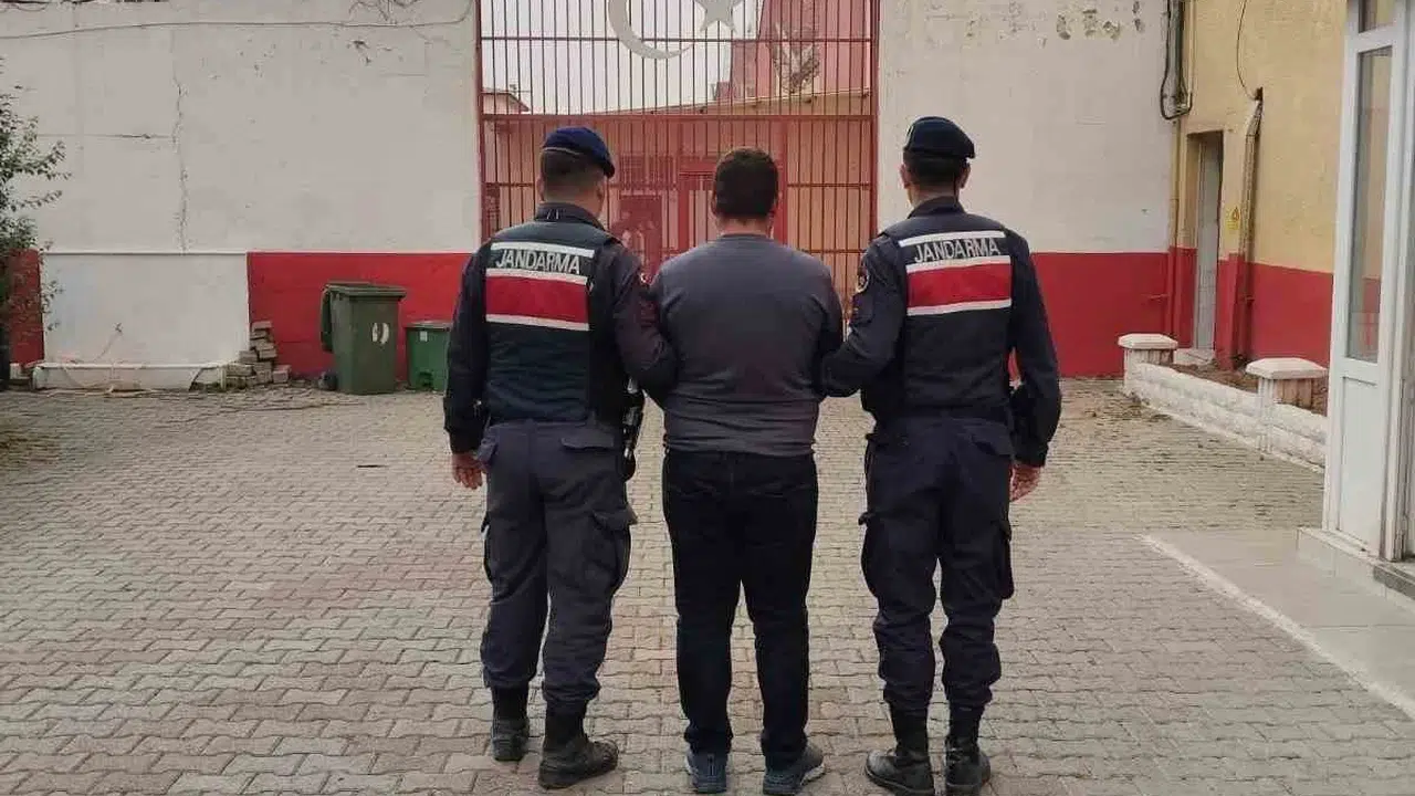 Suç dosyası kabarık firari Germencik’te yakayı ele verdi: 10 yılı aşkın hapis cezası vardı