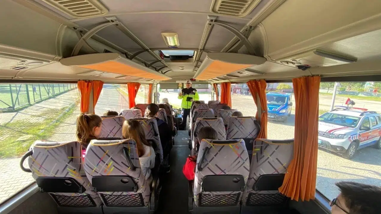 Balıkesir'de jandarma kuş uçurtmadı: Binlerce kişi sorgulandı, servis şoförlerinden tam not