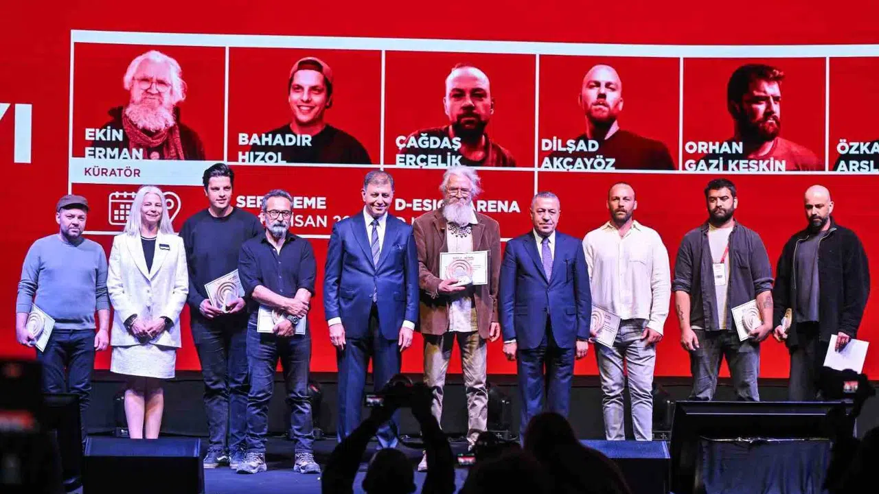 Doğal taşın kalbi İzmir’de attı: 50 bini aşkın profesyonel yeni iş birlikleri için buluştu