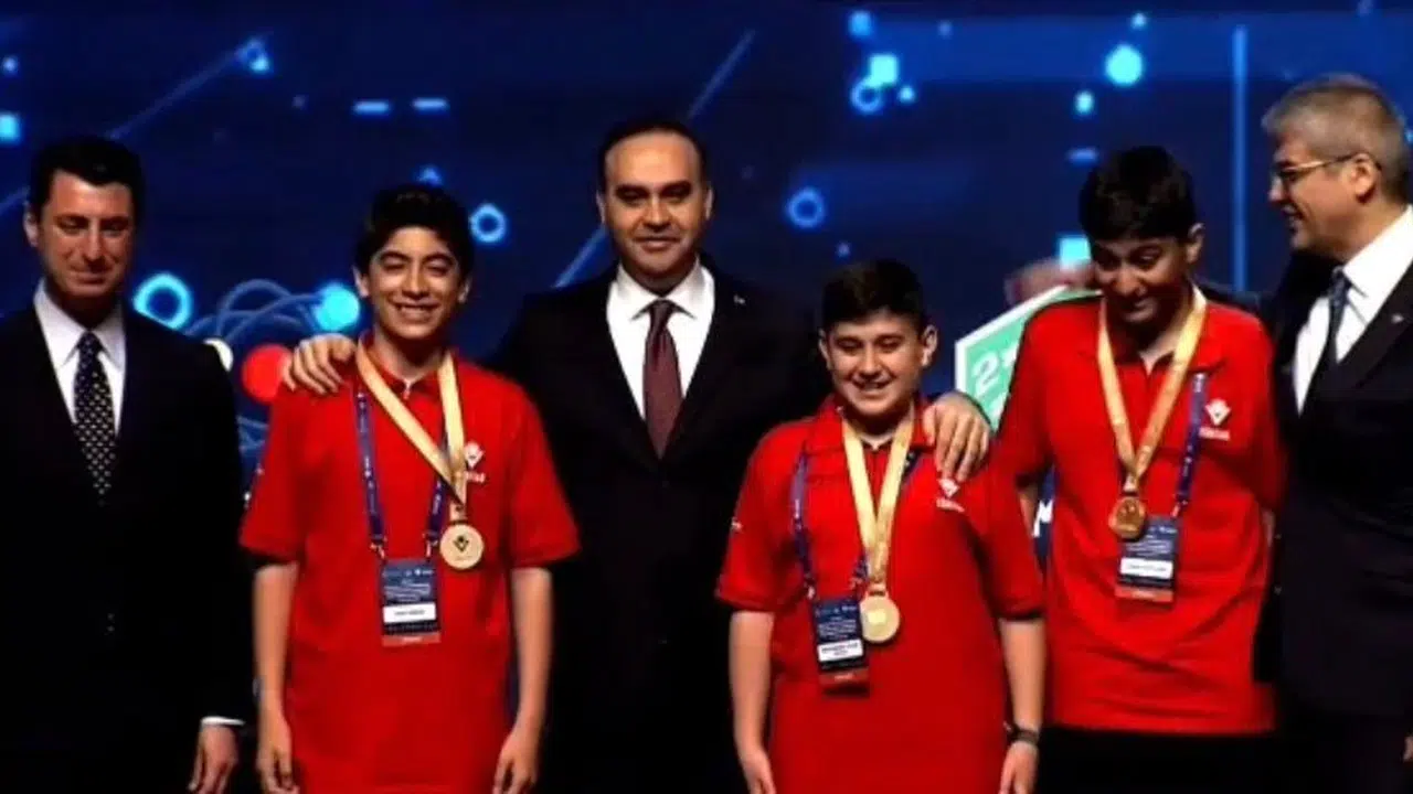 Malatya’nın genç beyinleri Ankara’da tarih yazdı: Bilim dünyasının gözü onların üzerinde