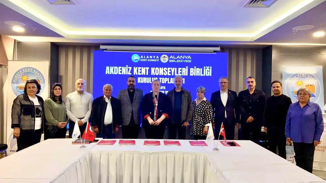 Akdeniz’de yerel demokrasinin yeni sesi: 15 kent konseyi güçlerini birleştirdi