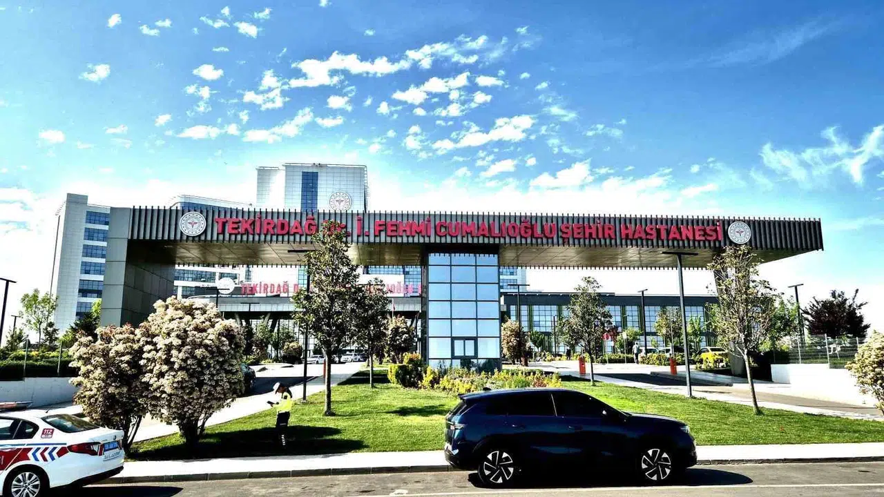 Randevusuz muayene ısrarı hastaneyi karıştırdı: Doktoru darbeden saldırgan cezaevine gönderildi