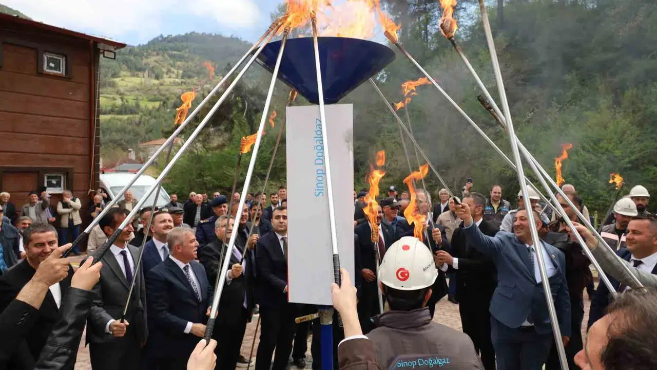 Sinop’ta beklenen gün geldi: Dikmen’de doğalgaz konforu resmen başladı