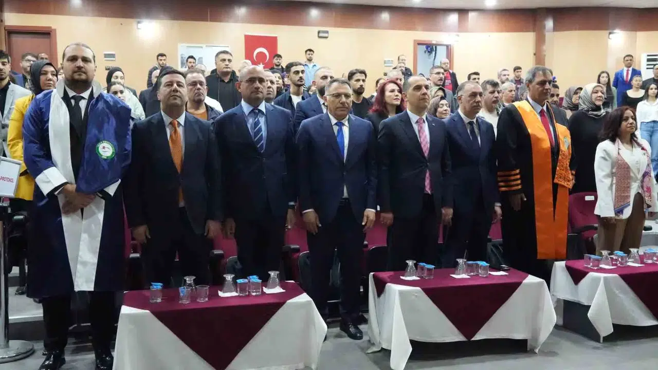 Iğdır'da tarihi gün: Geleceğin diş hekimleri beyaz önlüklerine kavuştu