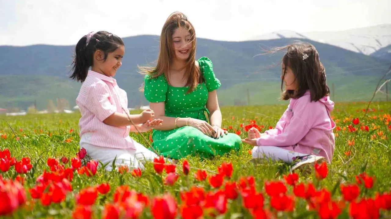 Muş Ovası’nda görsel şölen: 1071 tescilli laleler doğayı kızıla boyadı