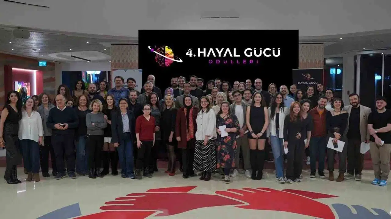 Sınıfta yakılan bir kıvılcım Türkiye’yi sardı: Hayaller artık ödüllere dönüşüyor