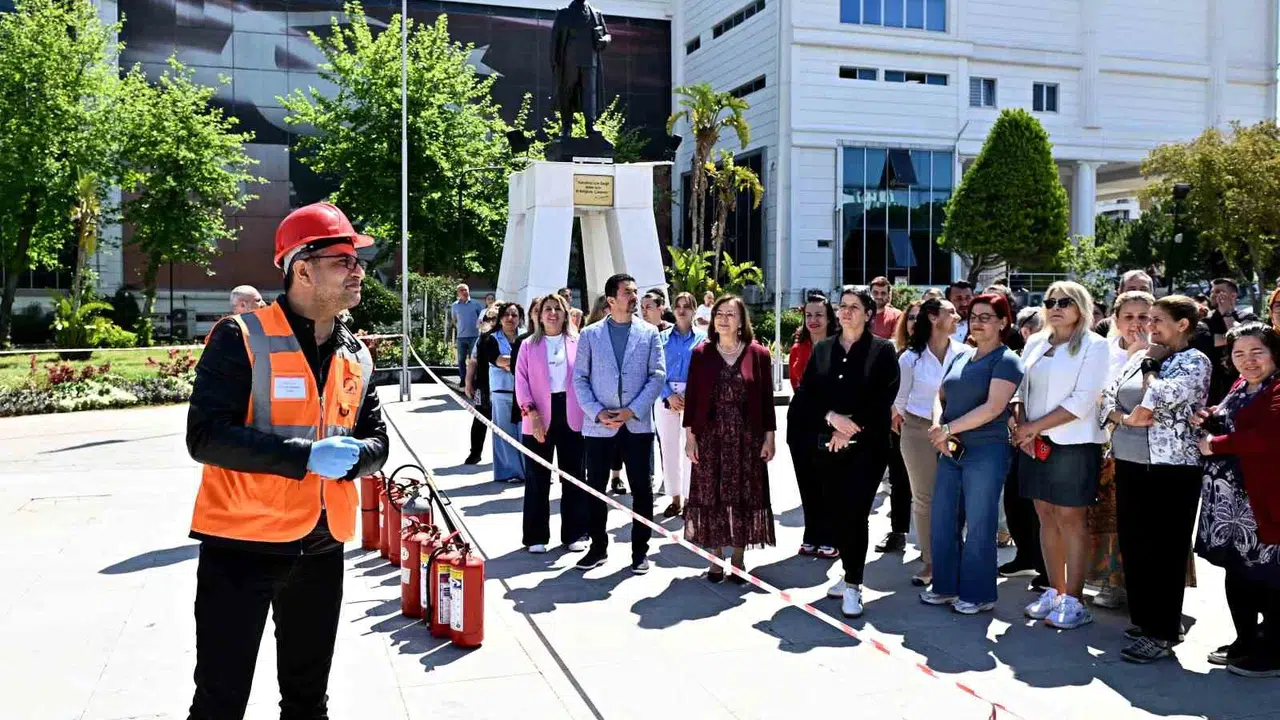 Muratpaşa’da nefes kesen tatbikat: Personel olası bir felakete karşı hazırlıklarını tamamladı