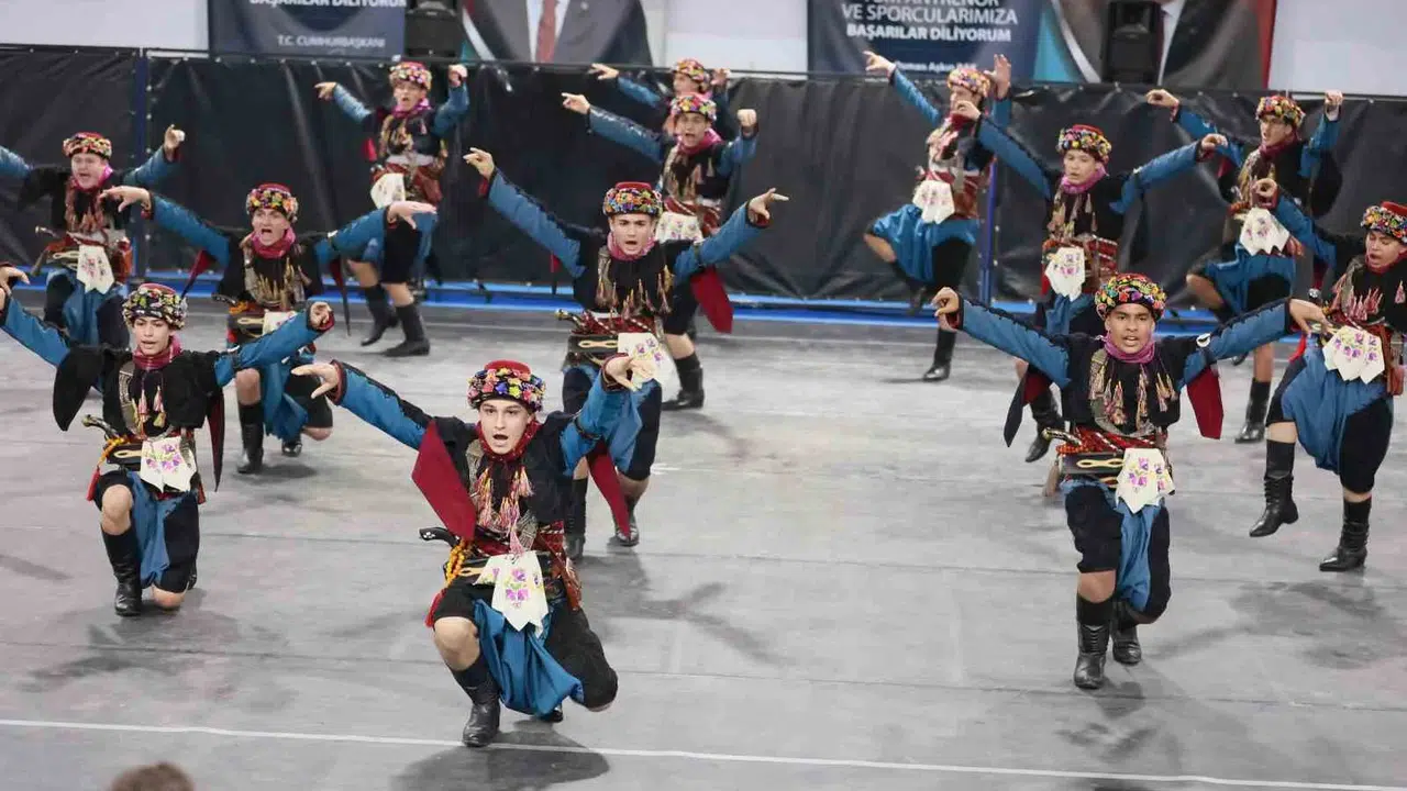 Buldan’da geleneksel rüzgar: 600 sporcu Türkiye finalleri için ter döktü