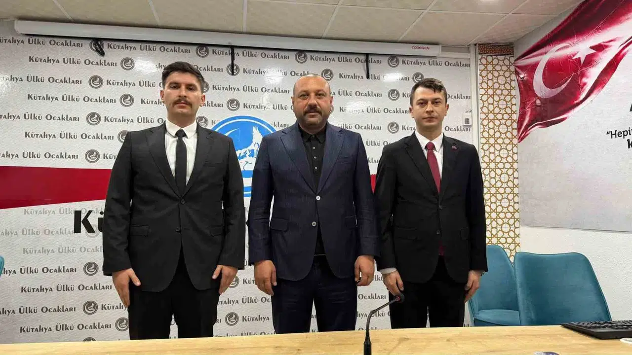 Kütahya Ülkü Ocakları’nda bayrak değişimi: İlker Bükni görevi Veli Özdamar’a devretti