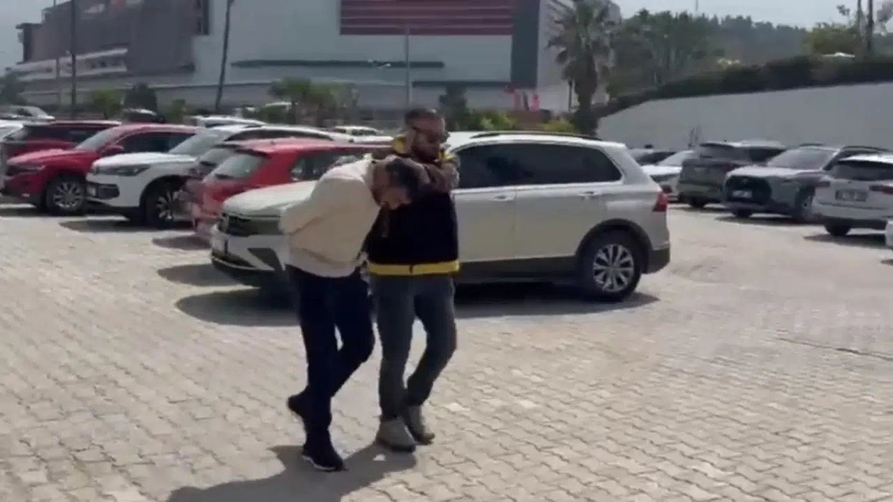 İskenderun'da sokak ortasında dehşet: Silahlı çatışmanın şüphelileri cezaevine gönderildi