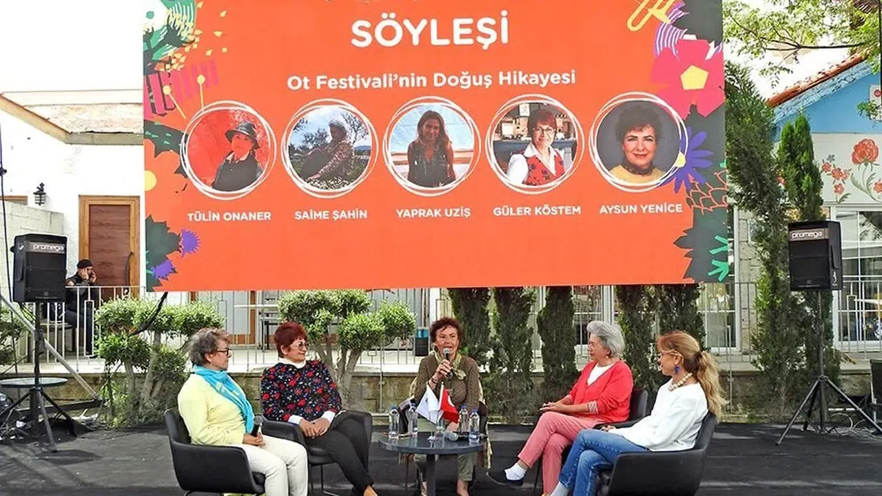 Bir avuç gönüllünün hayali milyonları ağırlıyor: Alaçatı Ot Festivali’nin perde arkasındaki devasa emek