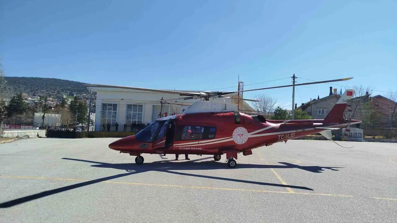 Kamyon duvara girdi, yaşam savaşı veren sürücü için gökyüzü seferber oldu