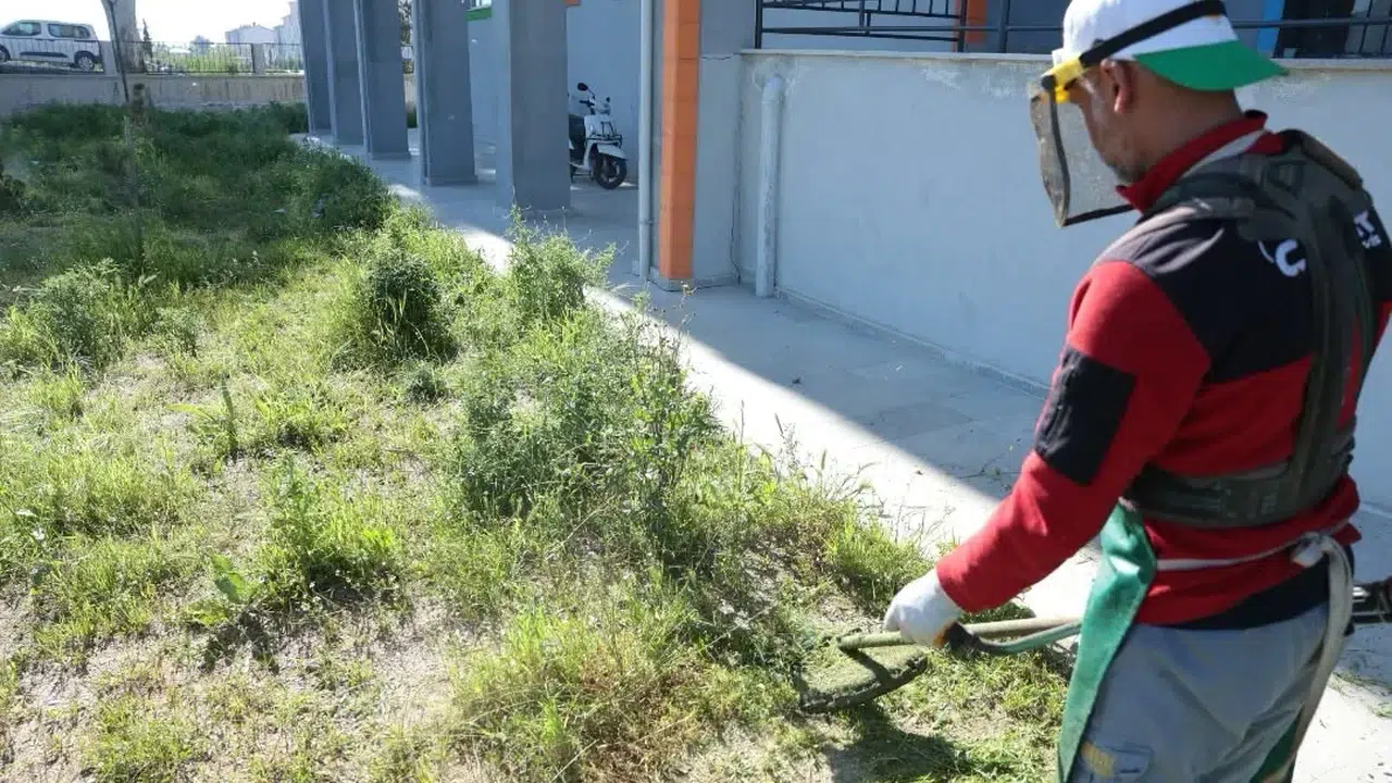 İncirliova’da öğrencilere tertemiz bir okul ortamı: Belediye ekipleri seferber oldu