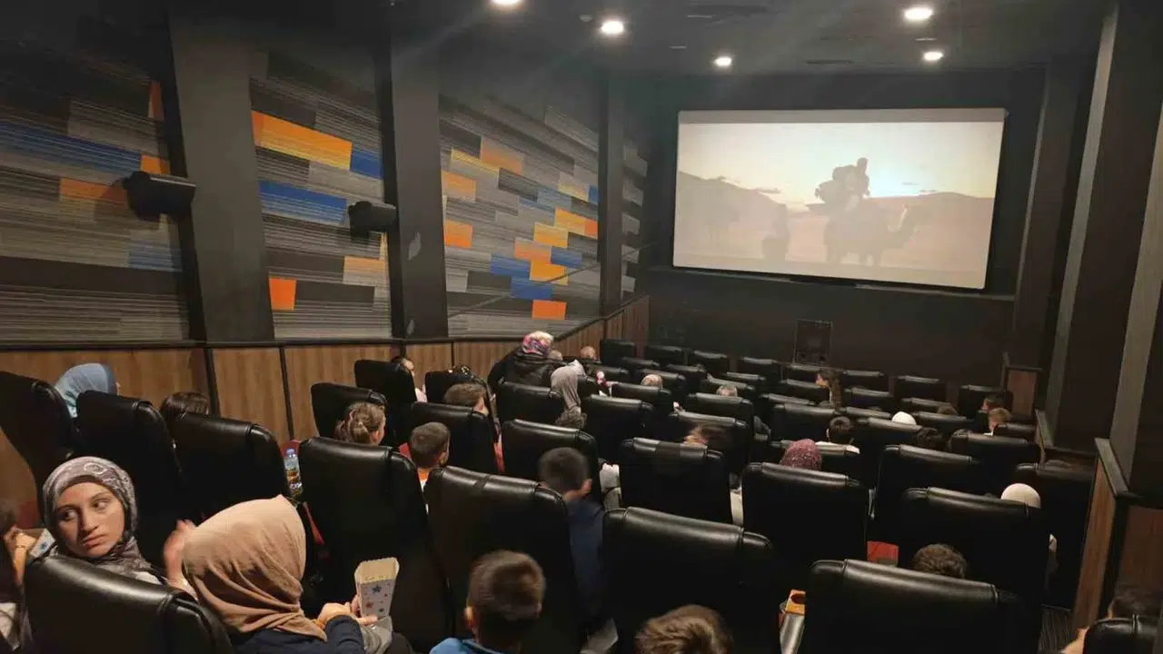 Köyceğiz’de sinema günü: Gençler Hz. Muhammed’in hayatını beyaz perdede izledi