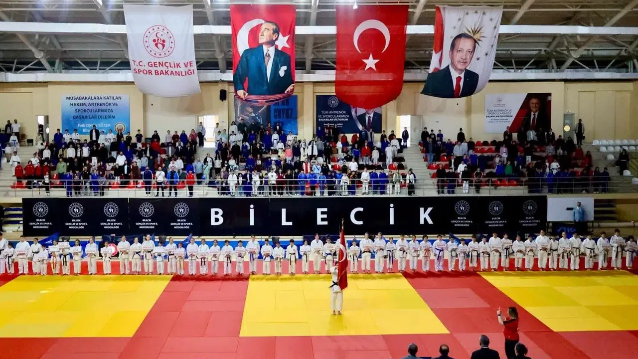 Minderin genç yıldızları Bilecik’te buluştu: Türkiye’nin dört bir yanından gelen 355 sporcu zirve için ter döküyor