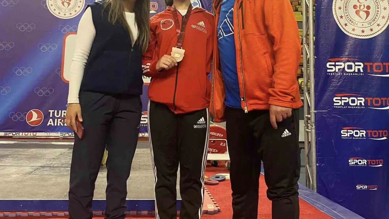 Kayseri’nin gurur tablosu: Ankara’daki şampiyonadan madalyalarla döndüler