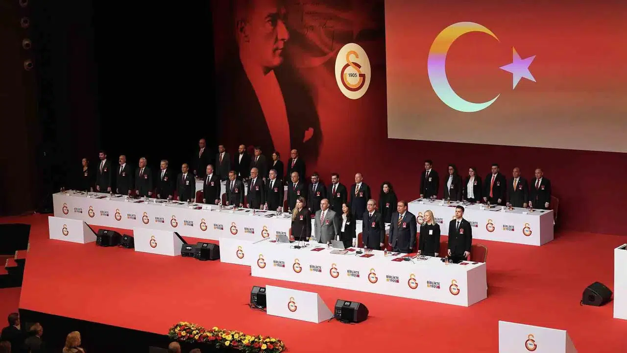 Galatasaray'da kritik gün: Sarı-kırmızılıların gelecek vizyonu Haliç'te şekilleniyor